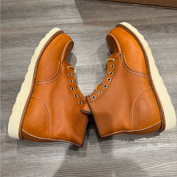 Red Wing Heritage 6” Moc Toe Oro Legacy Leather Boots 875 display picture 1